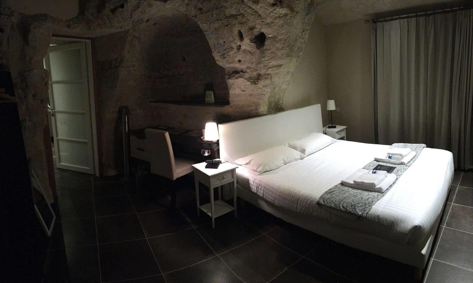 Rocaminori Hotel Louresse-Rochemenier Экстерьер фото