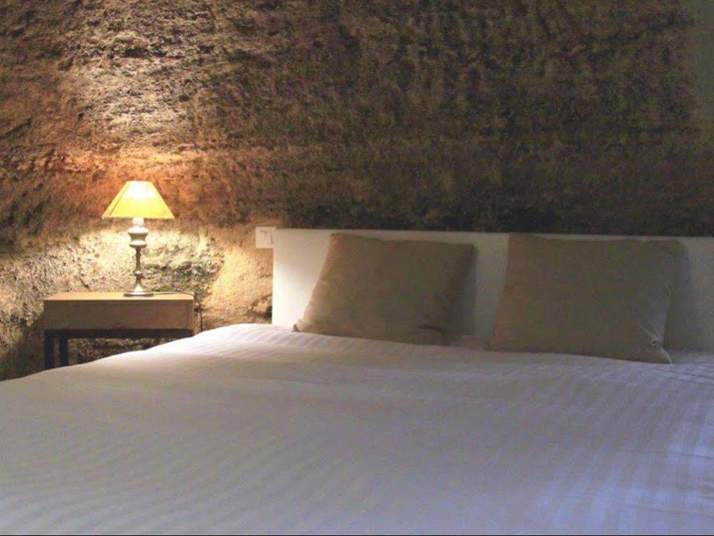 Rocaminori Hotel Louresse-Rochemenier Экстерьер фото